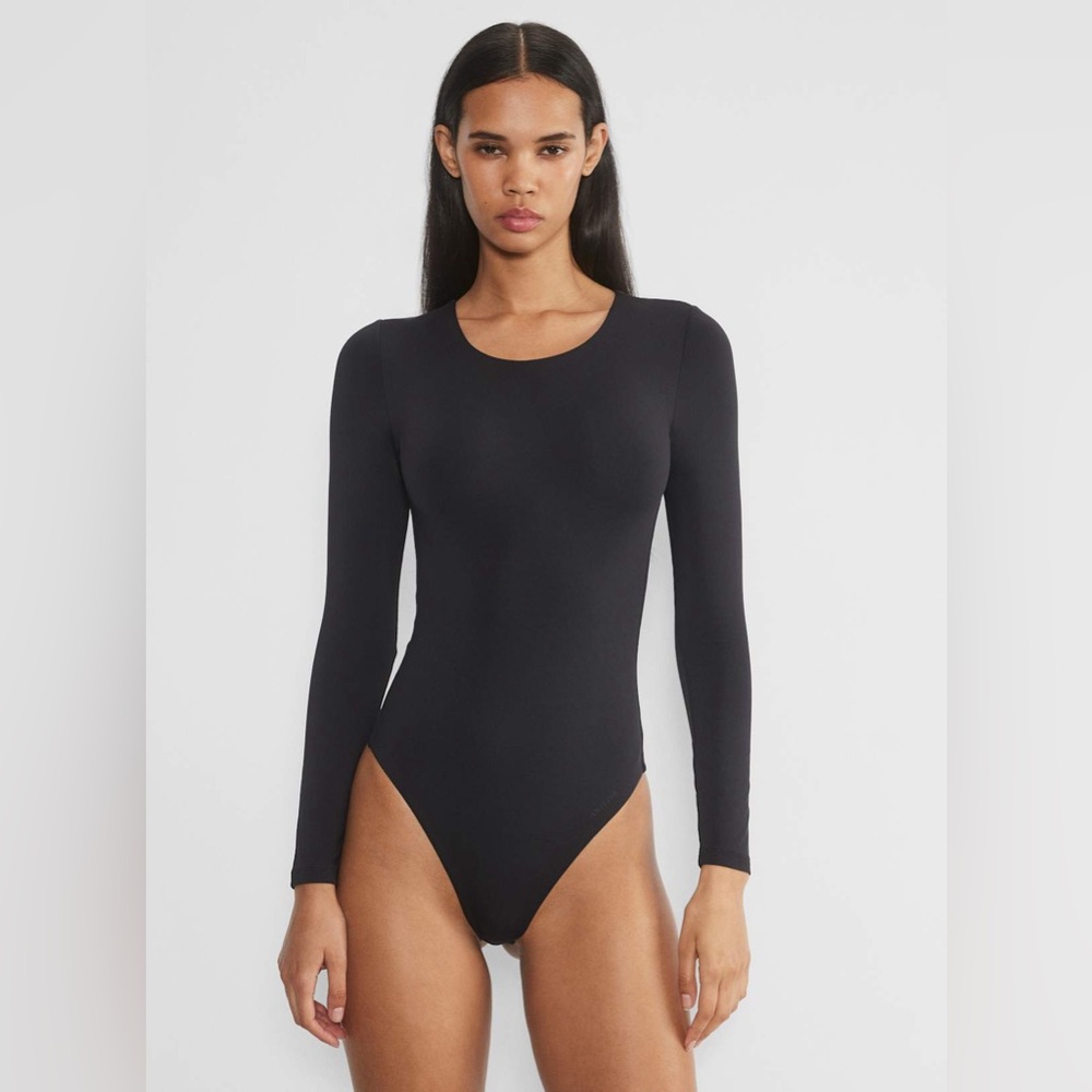 Babaton Original Contour Crew Bodysuit